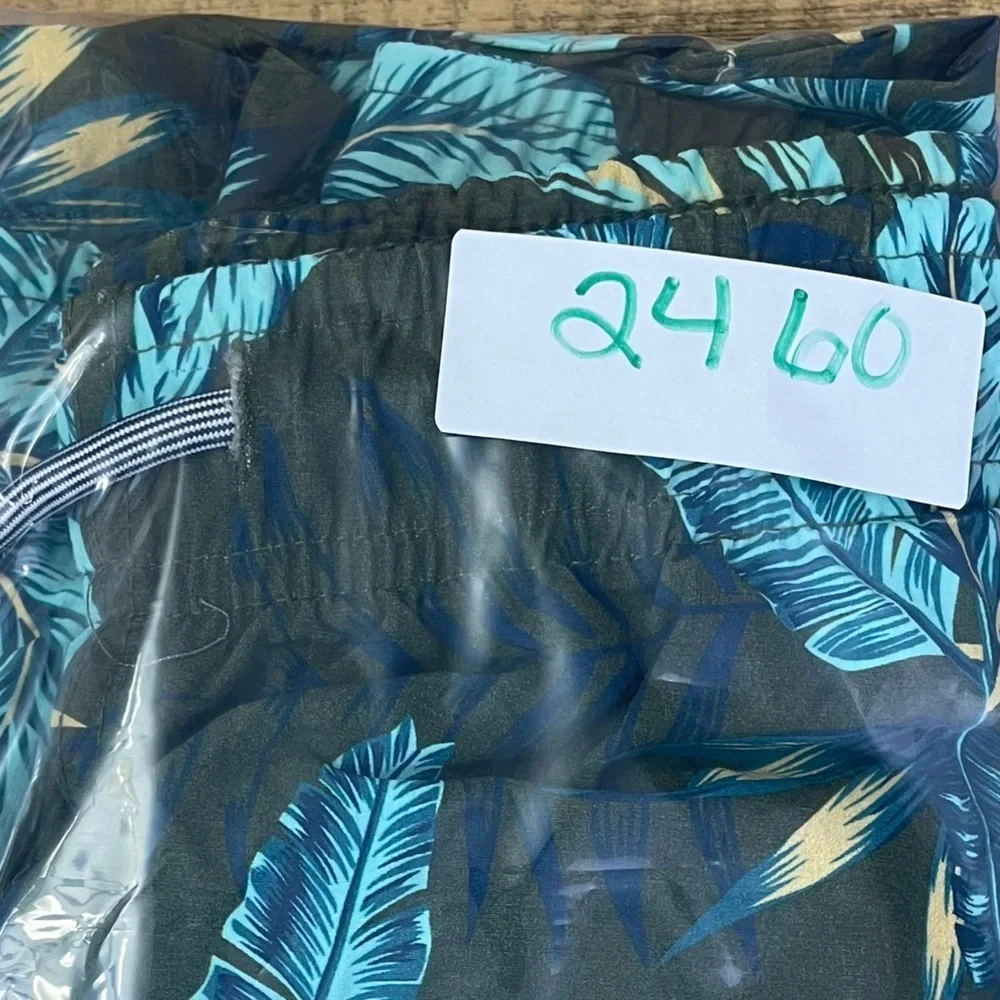 Public Beach men’s size Large Swim Shorts trunks tropical beach